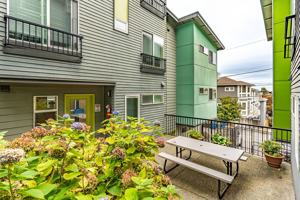 featured image of 216 23rd Ave E