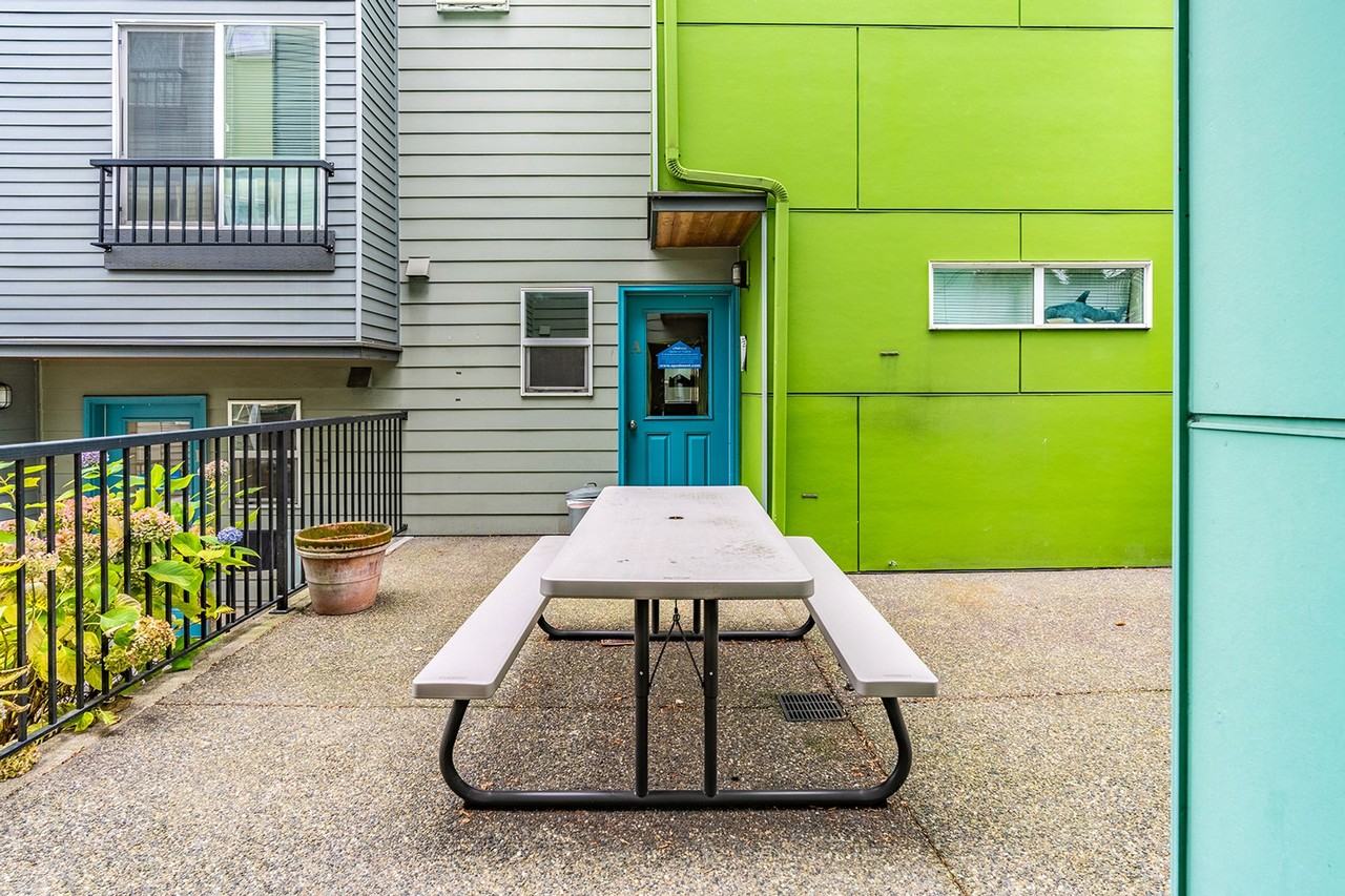 Videré - Courtyard Studios on Cap Hill! - Photo 3 of 48