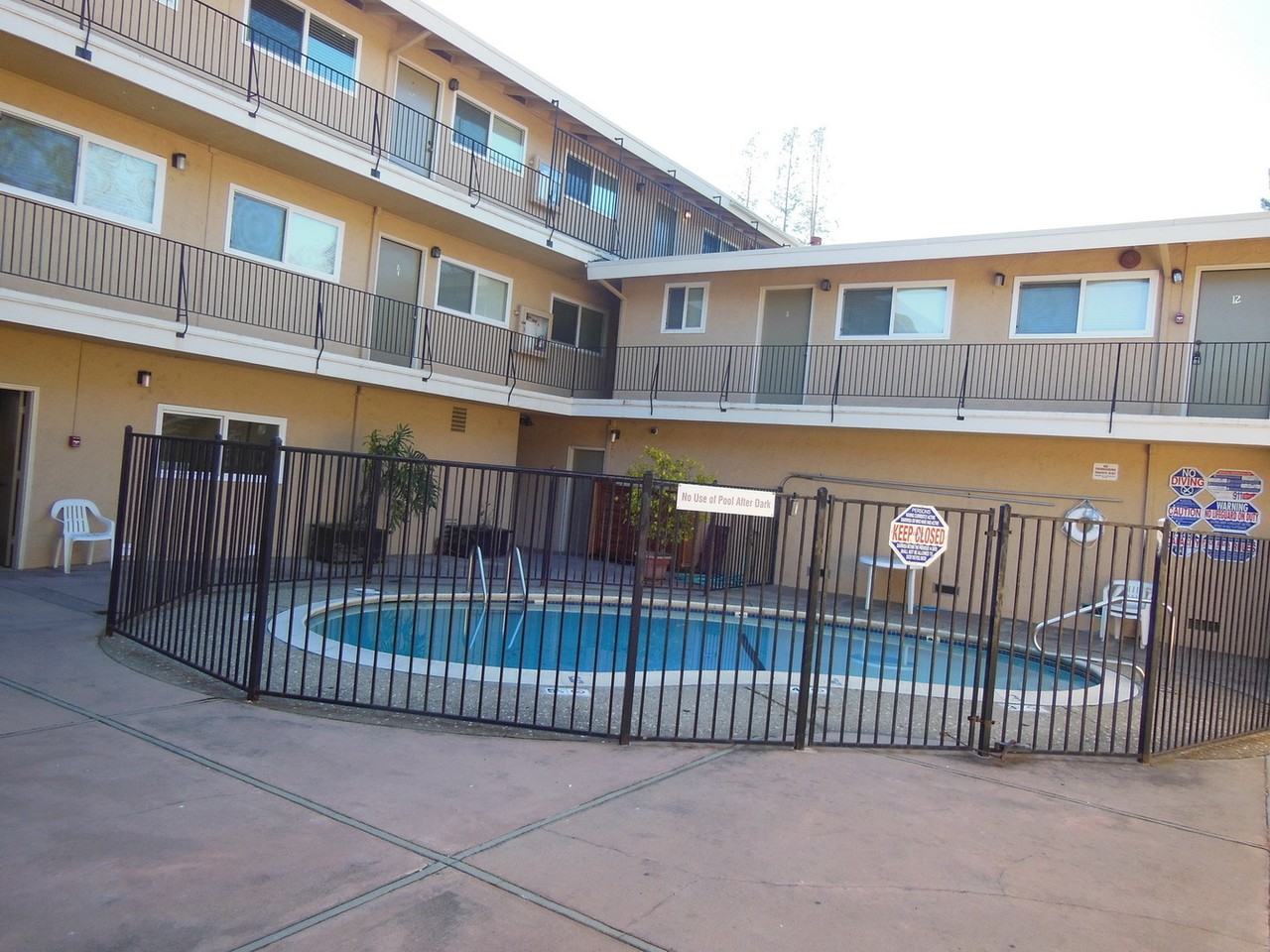 1963 Woodside - Photo 3 of 17