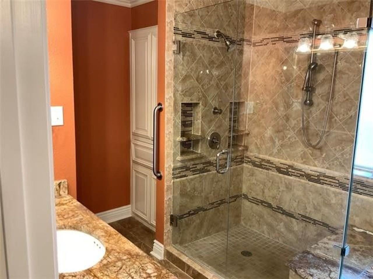 908 Mccoy Dr - Photo 6 of 35