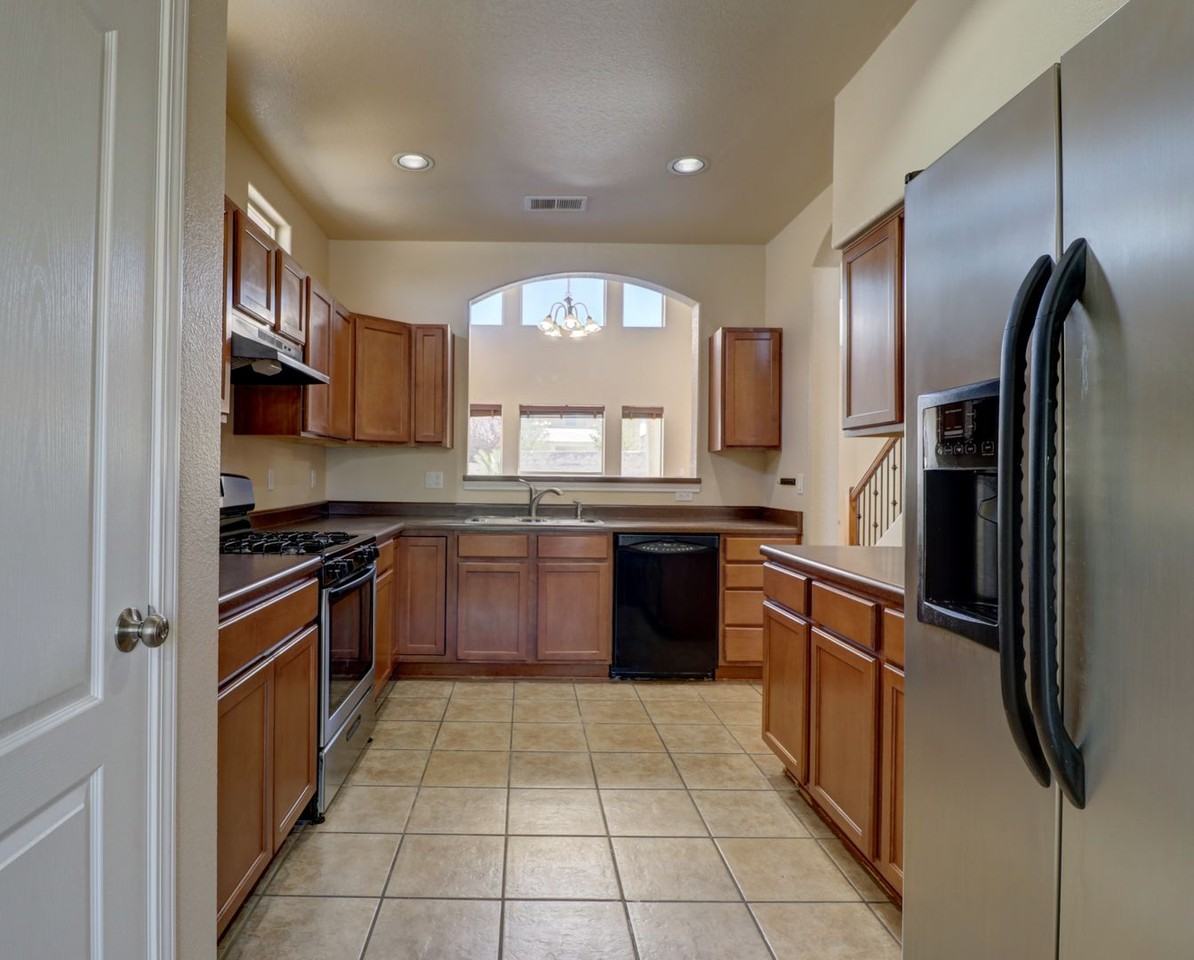 2484 Gila Bend Loop - Photo 6 of 33