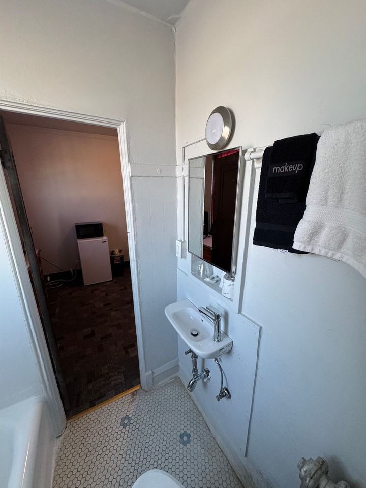 Newly rehabbed Rooms for Rent - Photo 3 of 4