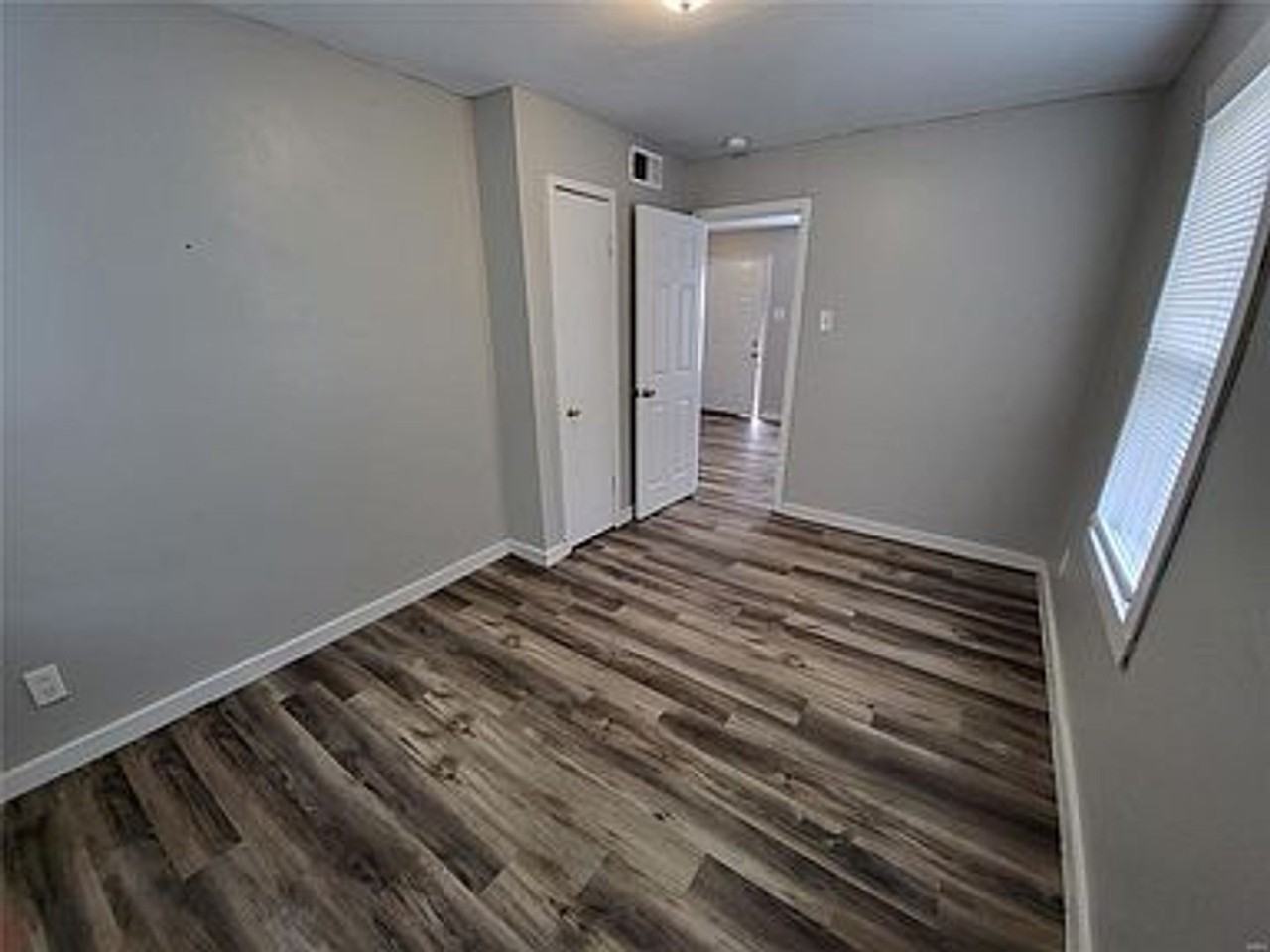 6156 Jackson Ave - Photo 6 of 18