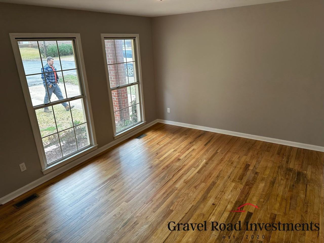 2210 33rd Ave - Photo 4 of 15