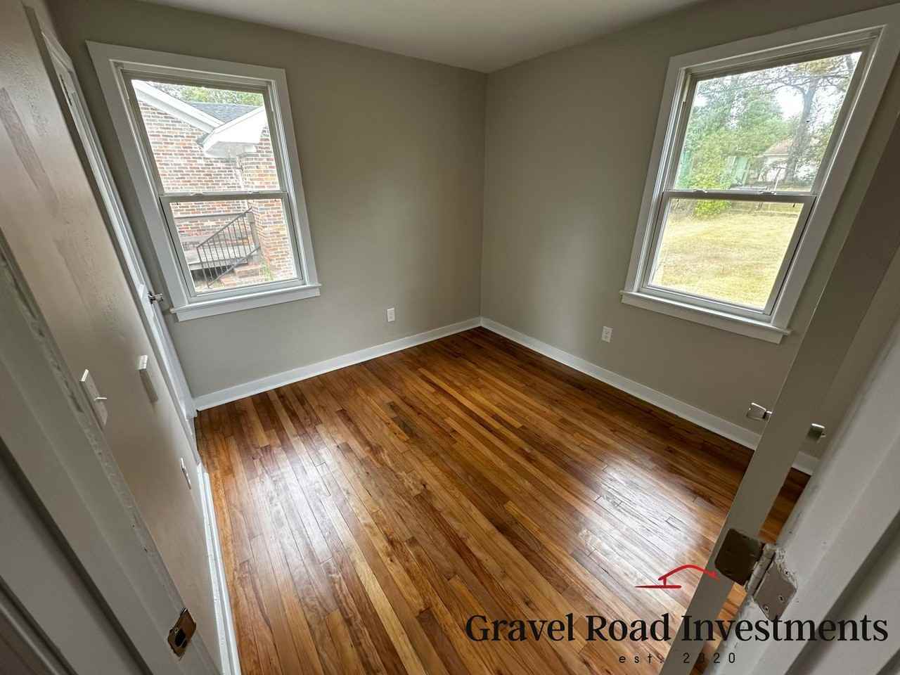 37 Meadow Lawn - Photo 5 of 17