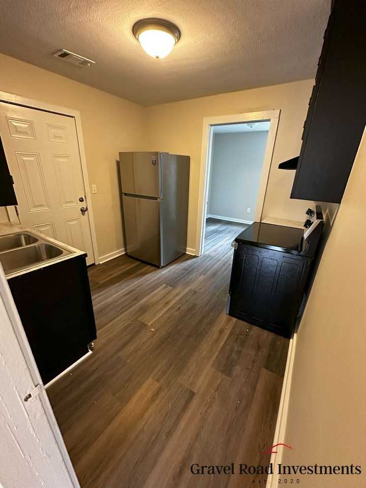 37 Meadow Lawn - Photo 7 of 17