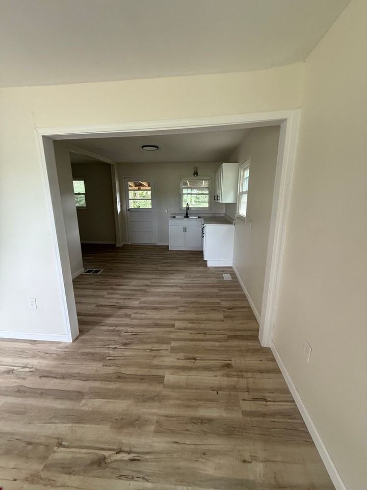 1068 Hedges Road - Photo 4 of 9