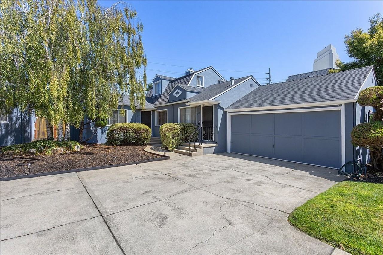 3131 Fernside Blvd - Photo 3 of 14