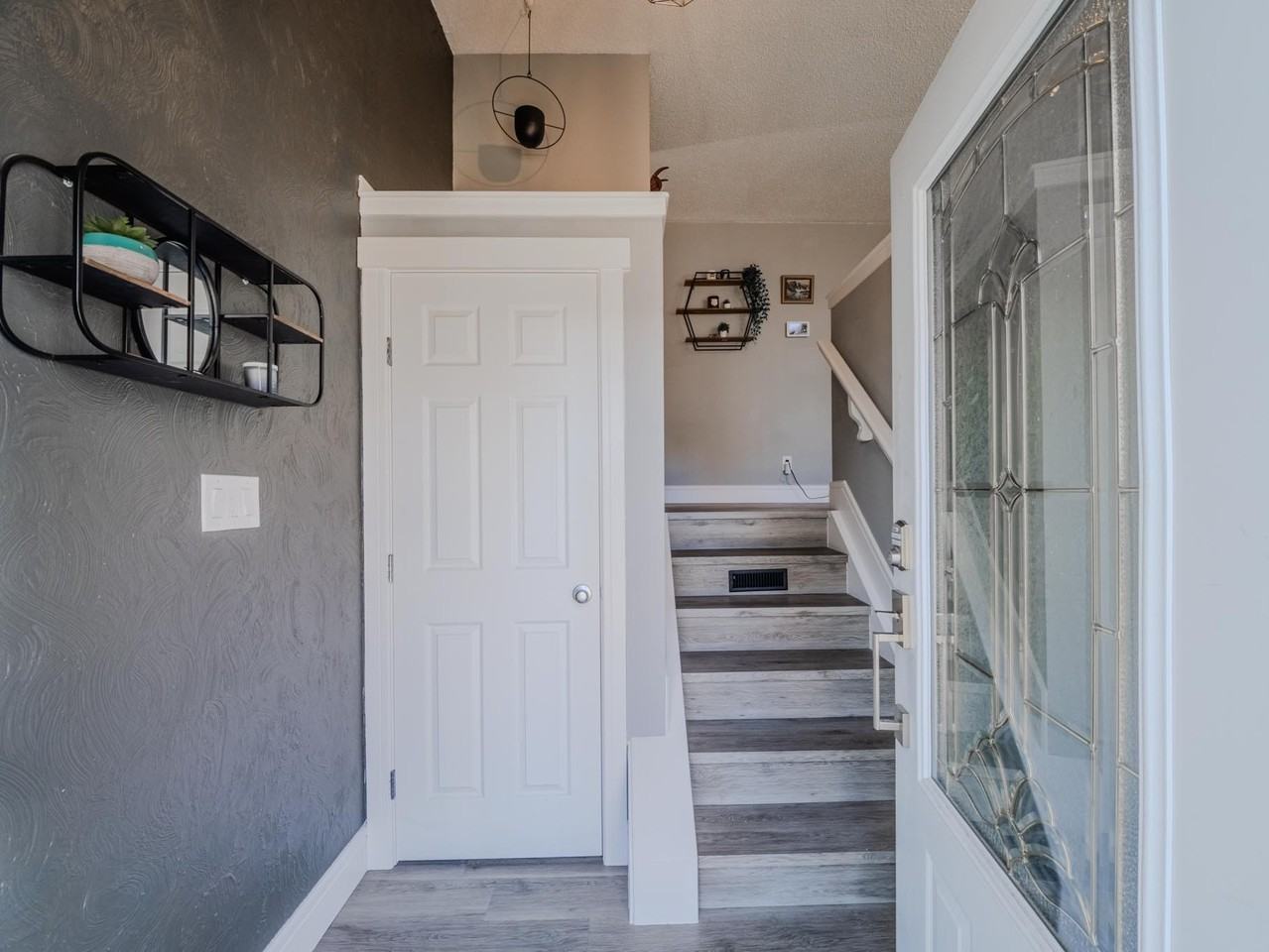 11 Falcon Crescent - Photo 3 of 19