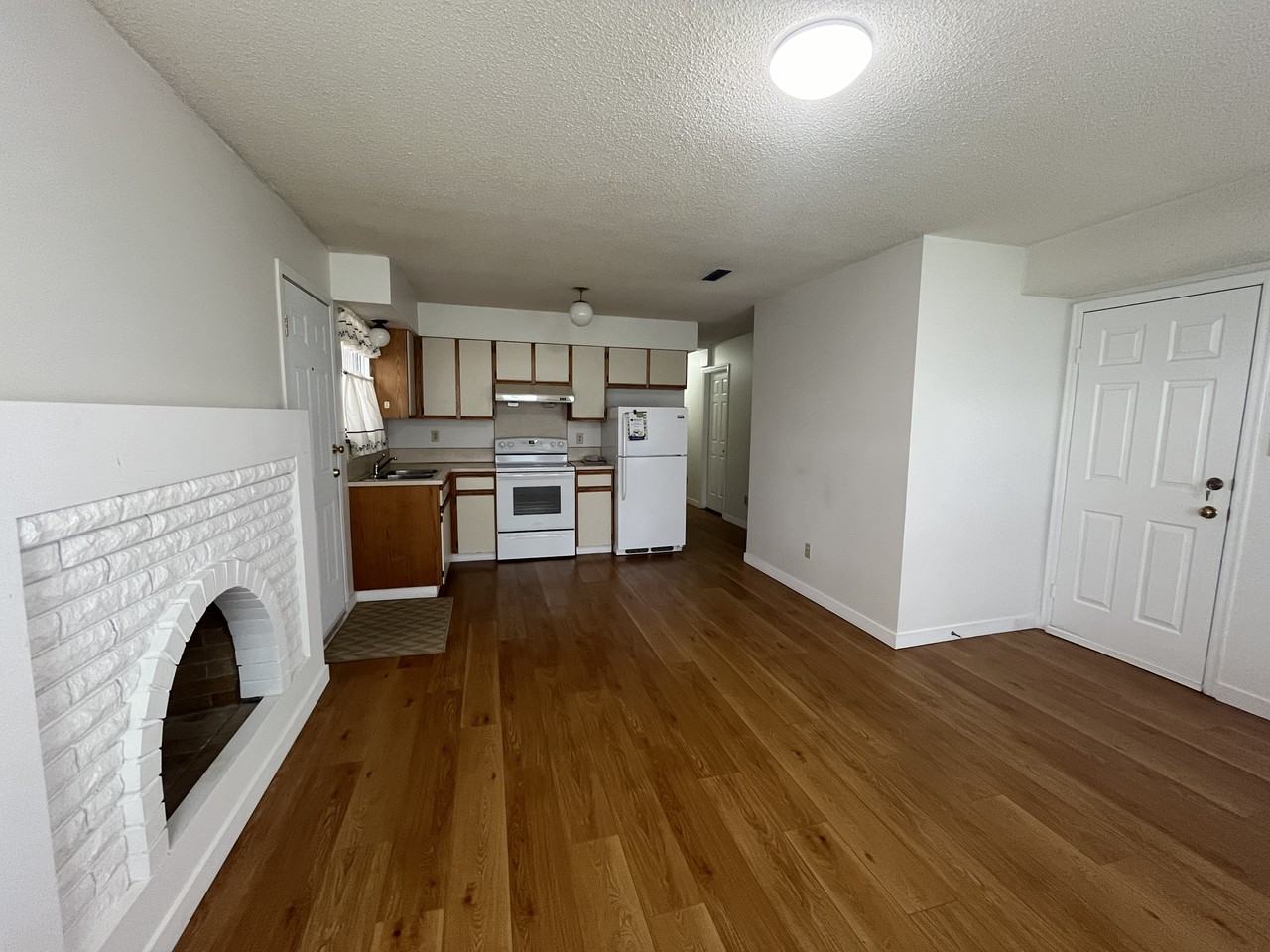 3325 East 28th Avenue - Photo 2 of 7