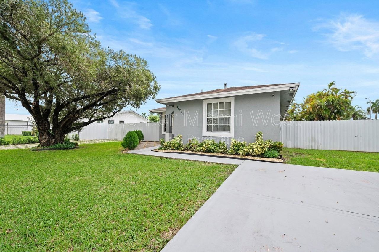 14290 Sw 287th St - Photo 2 of 25