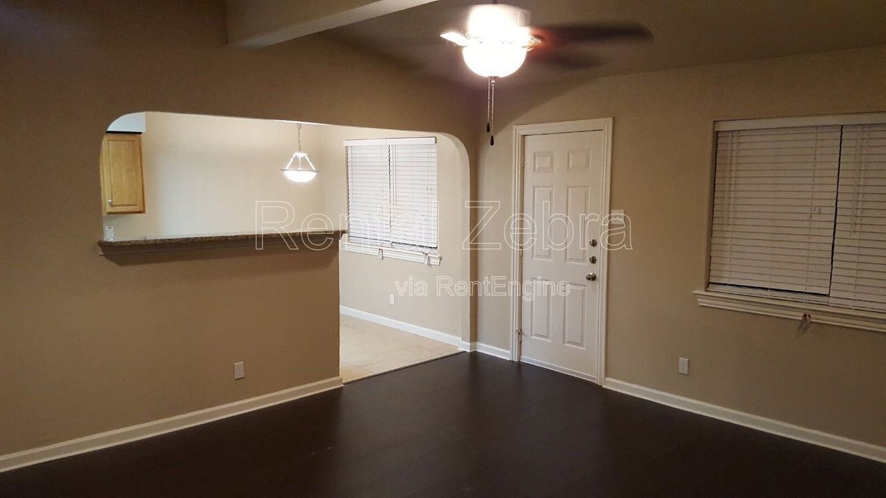 2939 Longmeade Dr - Photo 6 of 37