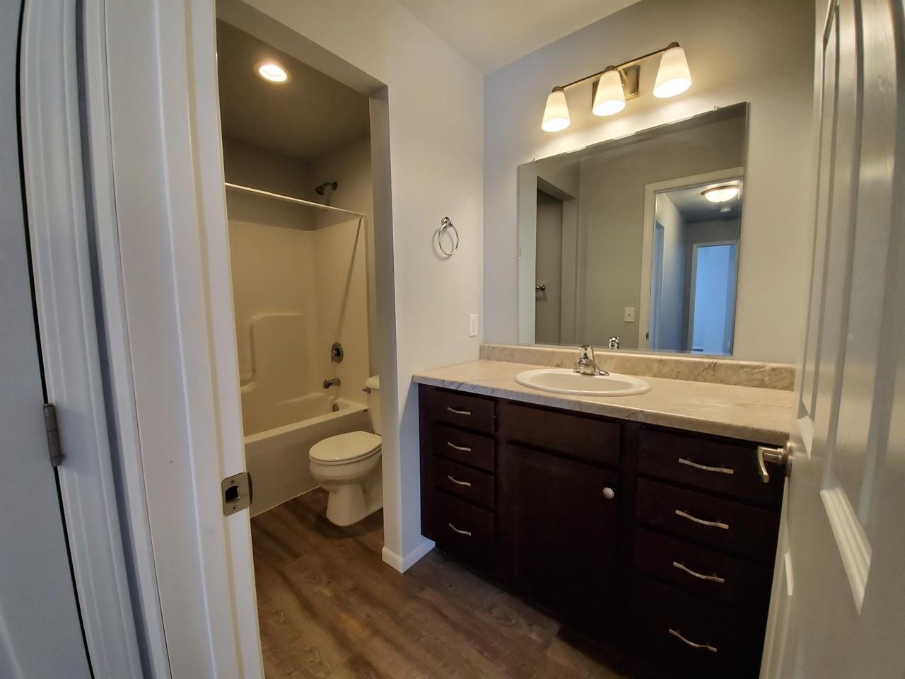 404 N Sioux Blvd #3 - Photo 2 of 11