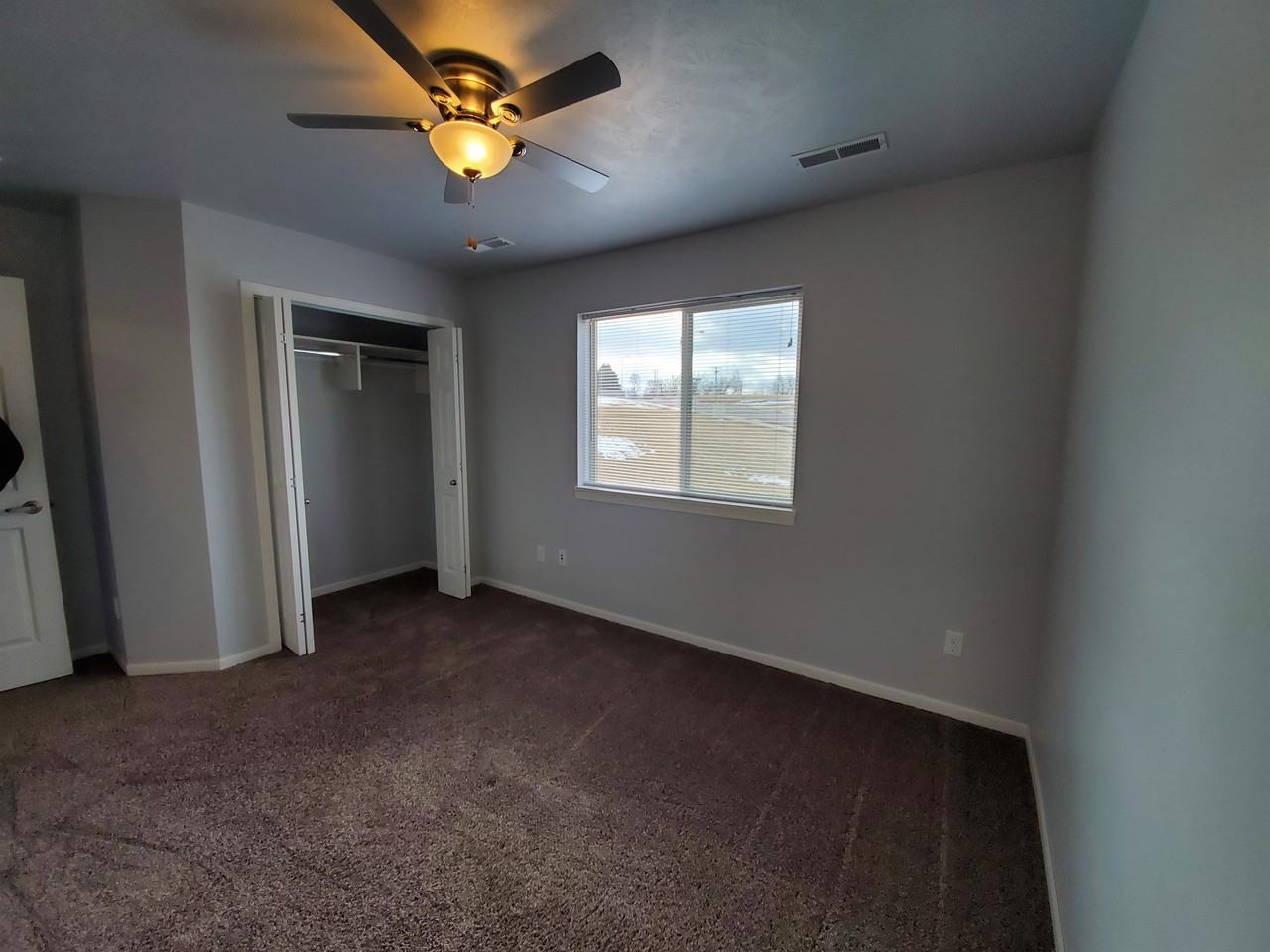 404 N Sioux Blvd #3 - Photo 4 of 11