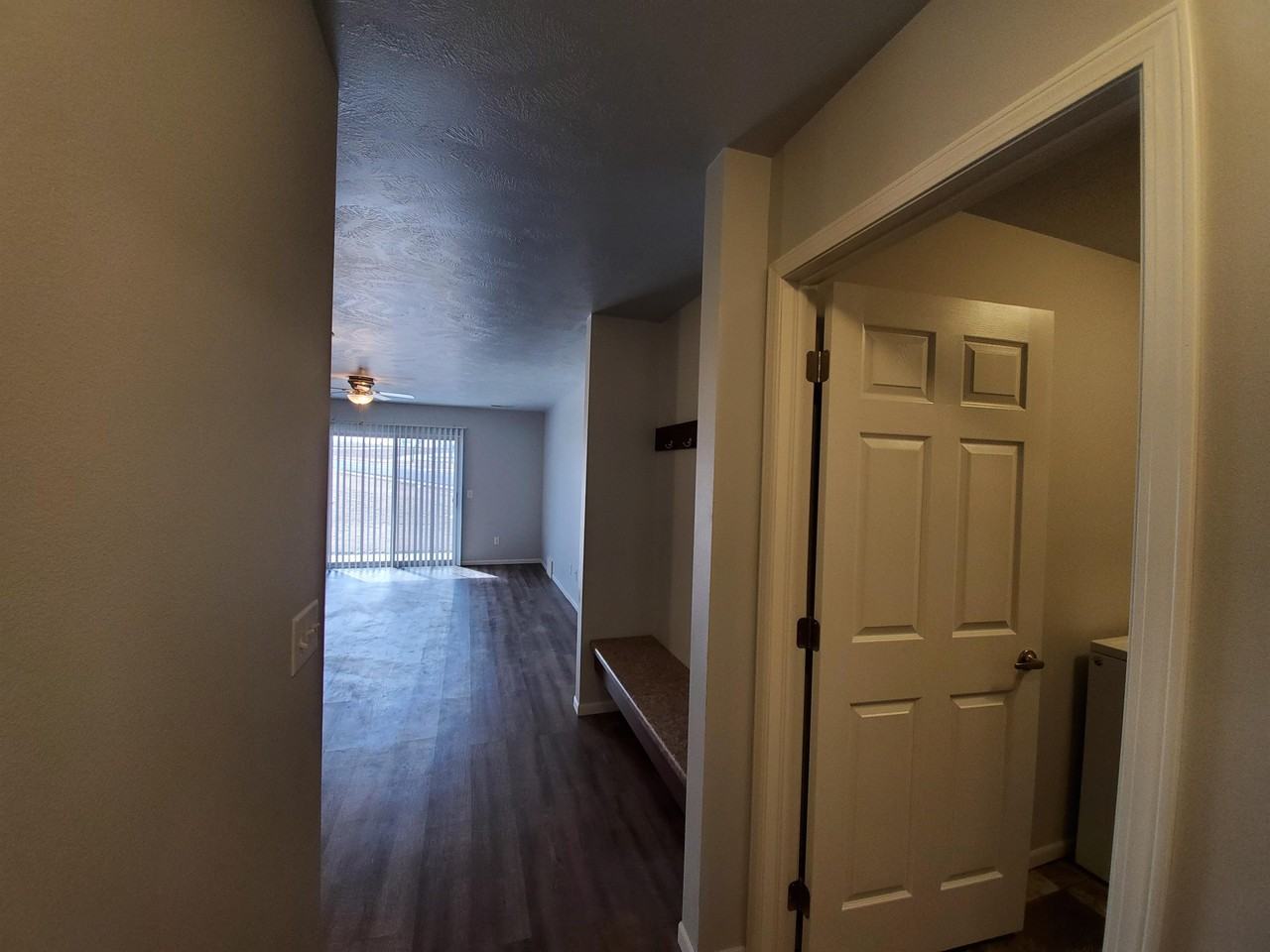 404 N Sioux Blvd #3 - Photo 3 of 11