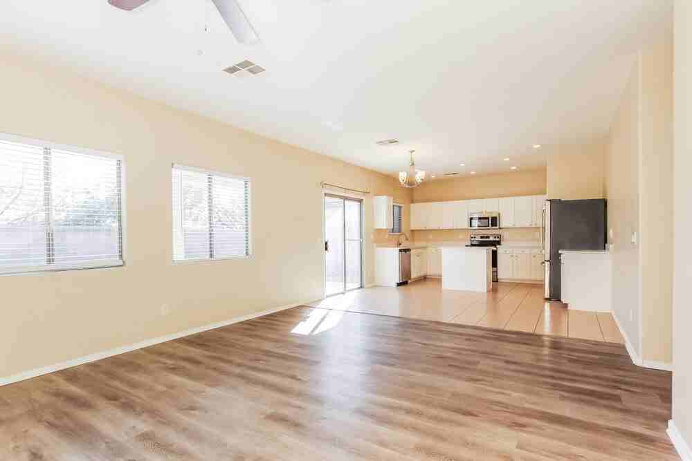 16115 N 168th Ave - Photo 5 of 17