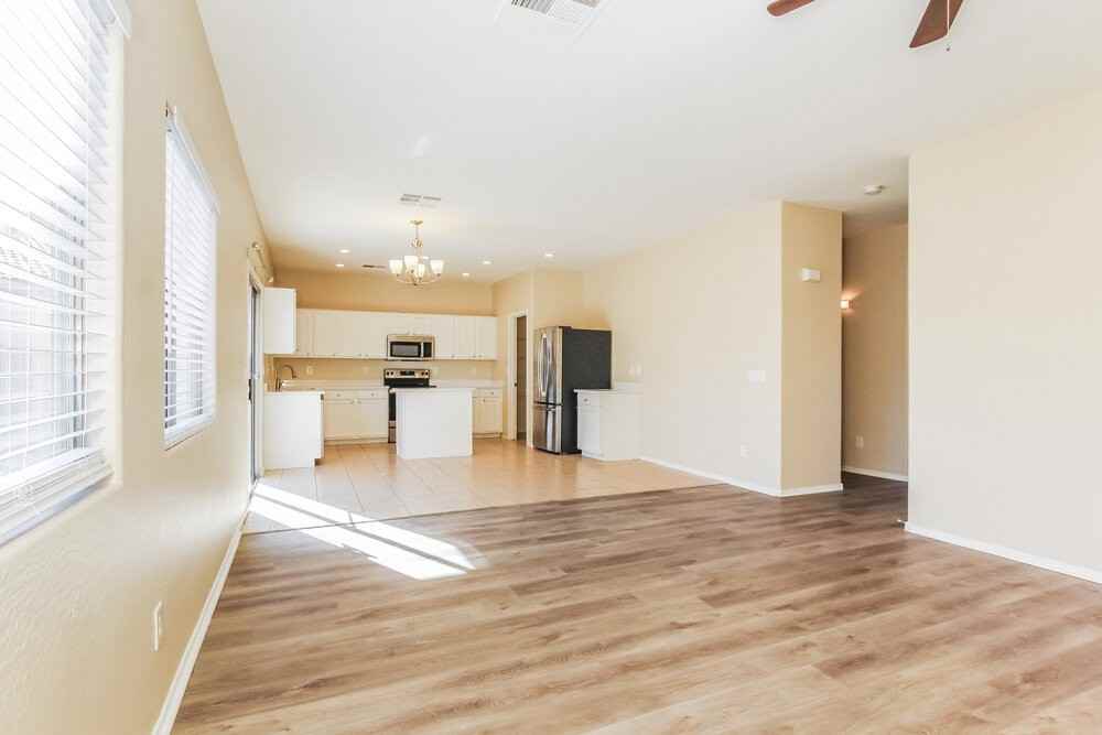 16115 N 168th Ave - Photo 6 of 17