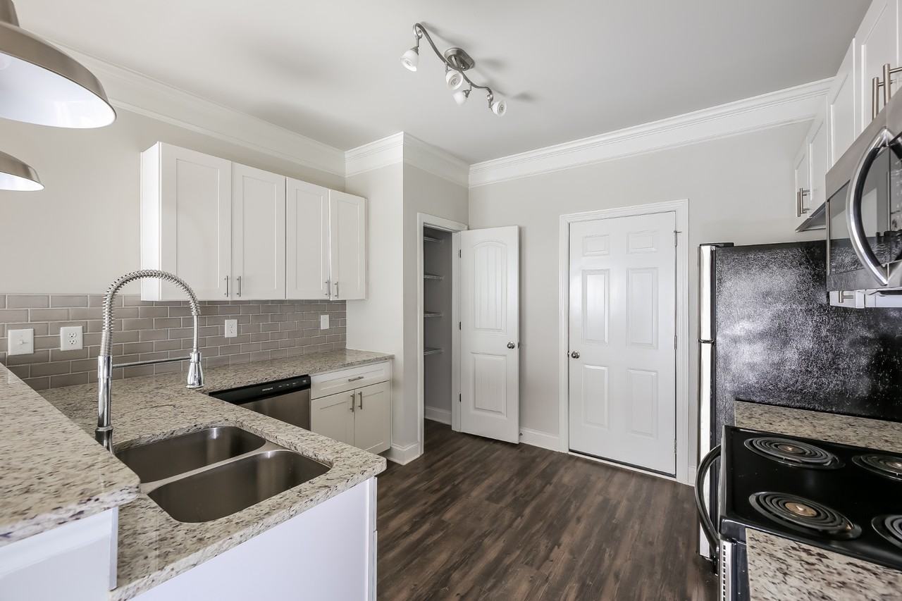 243 Riley Circle - Photo 7 of 47