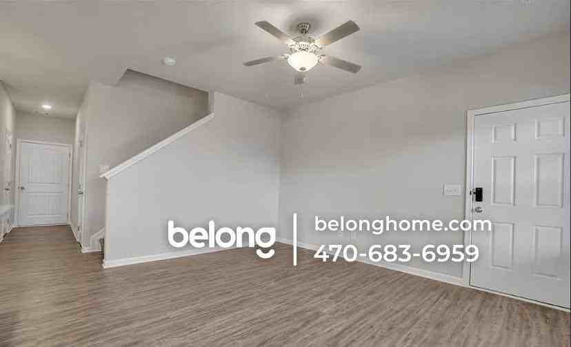 2104 Irvin Ct - Photo 3 of 16