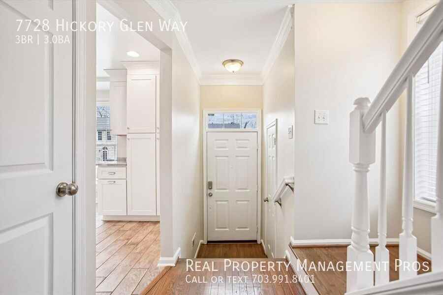 7728 Hickory Glen Way - Photo 3 of 32