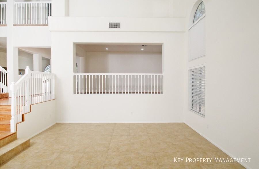 2830 Via Stella Street - Photo 5 of 34