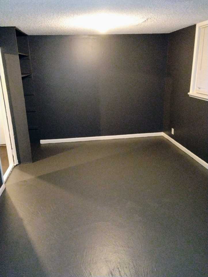 4270 Sweden Dr - Photo 2 of 6