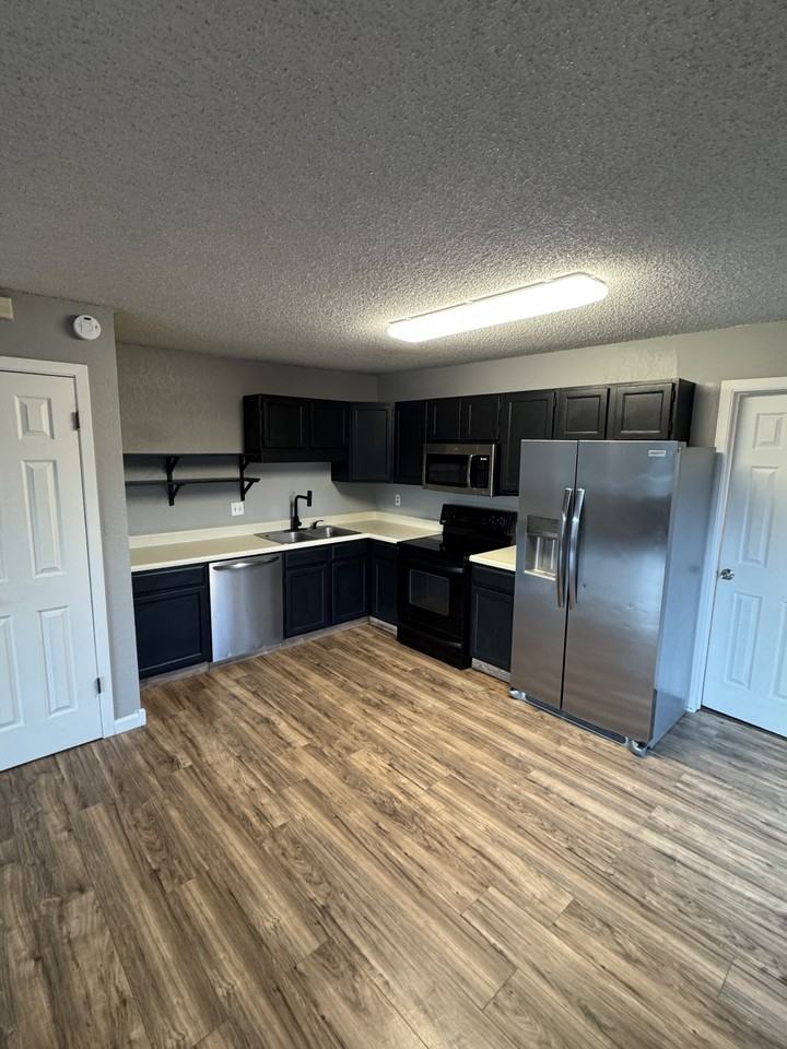 5525 Tomah Dr #D - Photo 4 of 16