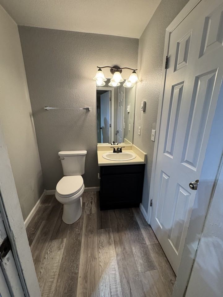 5525 Tomah Dr #D - Photo 7 of 16