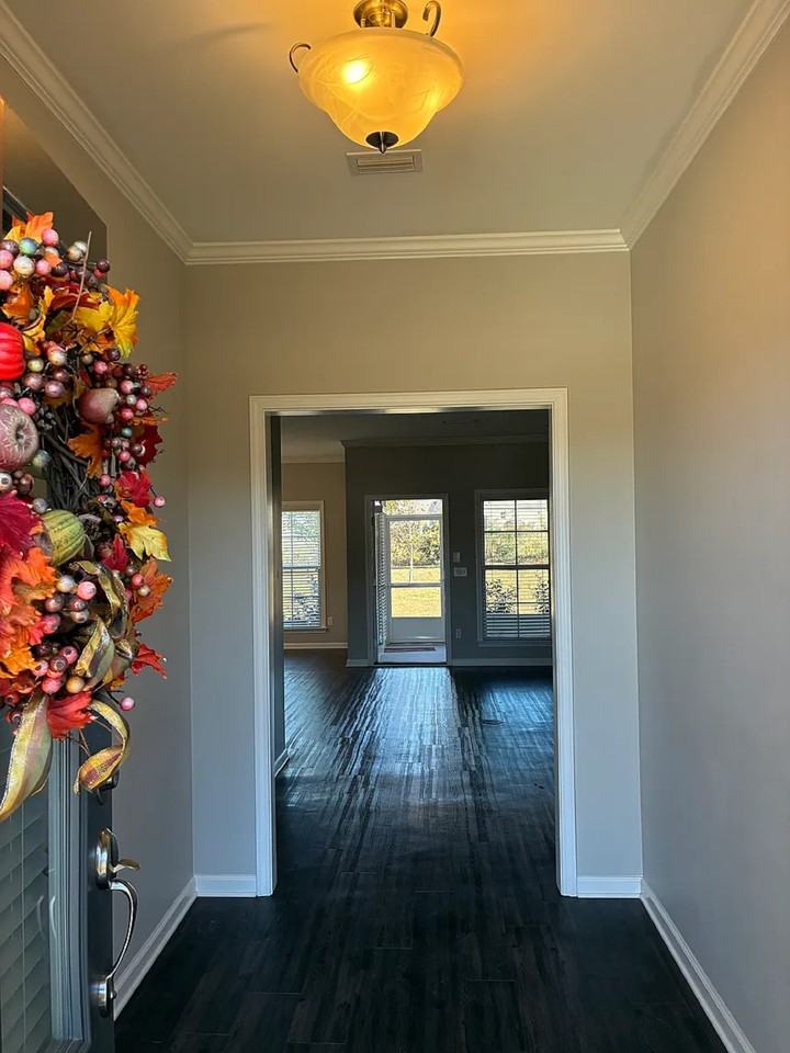 305 Courtland Dr #NA - Photo 2 of 17