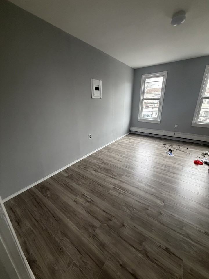 161 Court St #2 - Photo 4 of 8