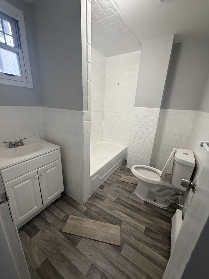 161 Court St #2 - Photo 5 of 8