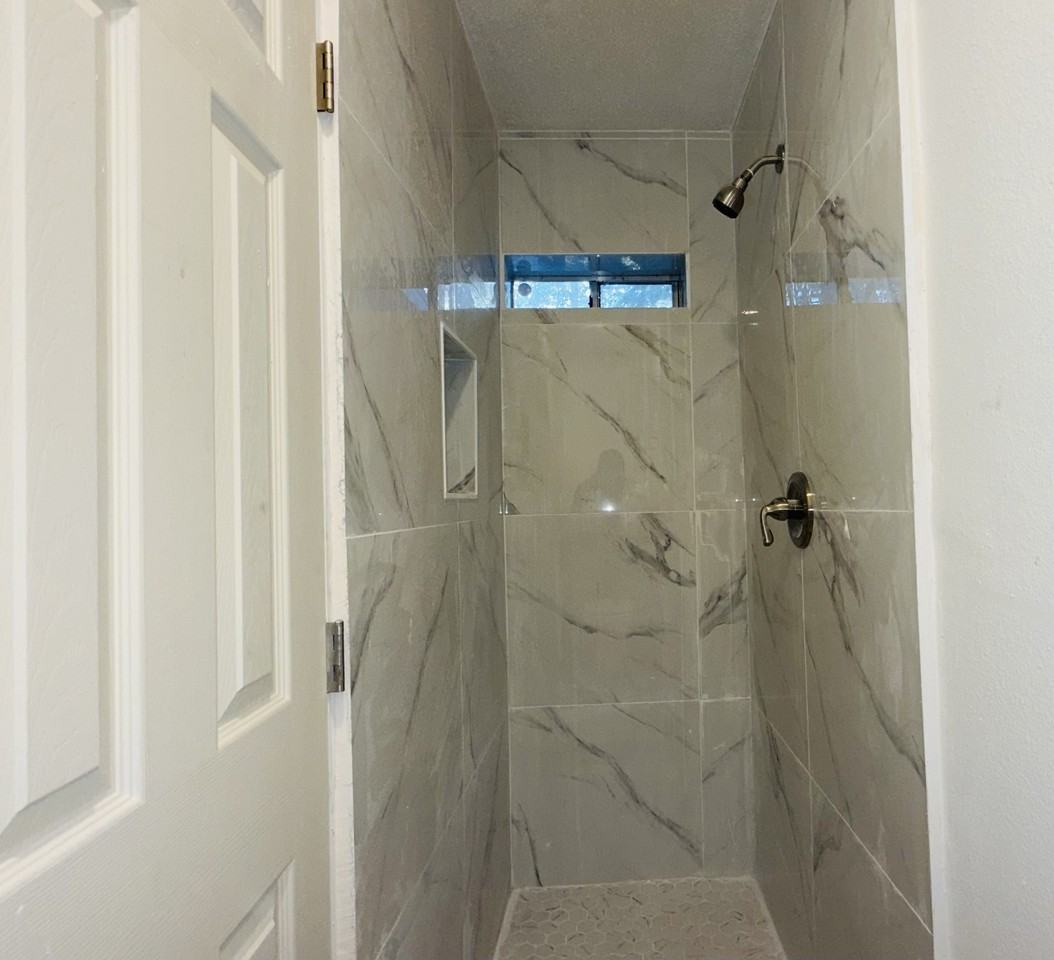 809 Florida Pkwy #2 - Photo 7 of 17