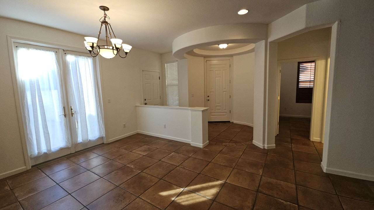 5012 Crest Dr #NA - Photo 4 of 48