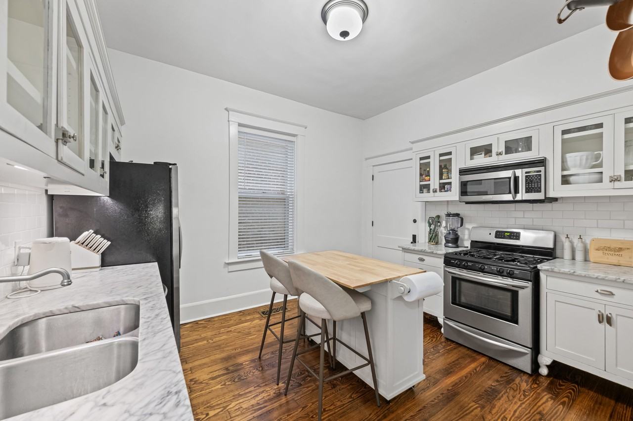 1116 Poplar Avenue #1 - Photo 4 of 17