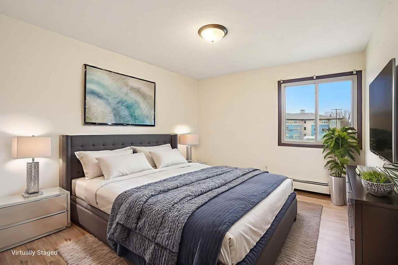 Eastside 1276 - Photo 3 of 50