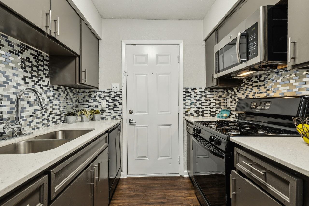 Zeke Apartments - Photo 2 of 18