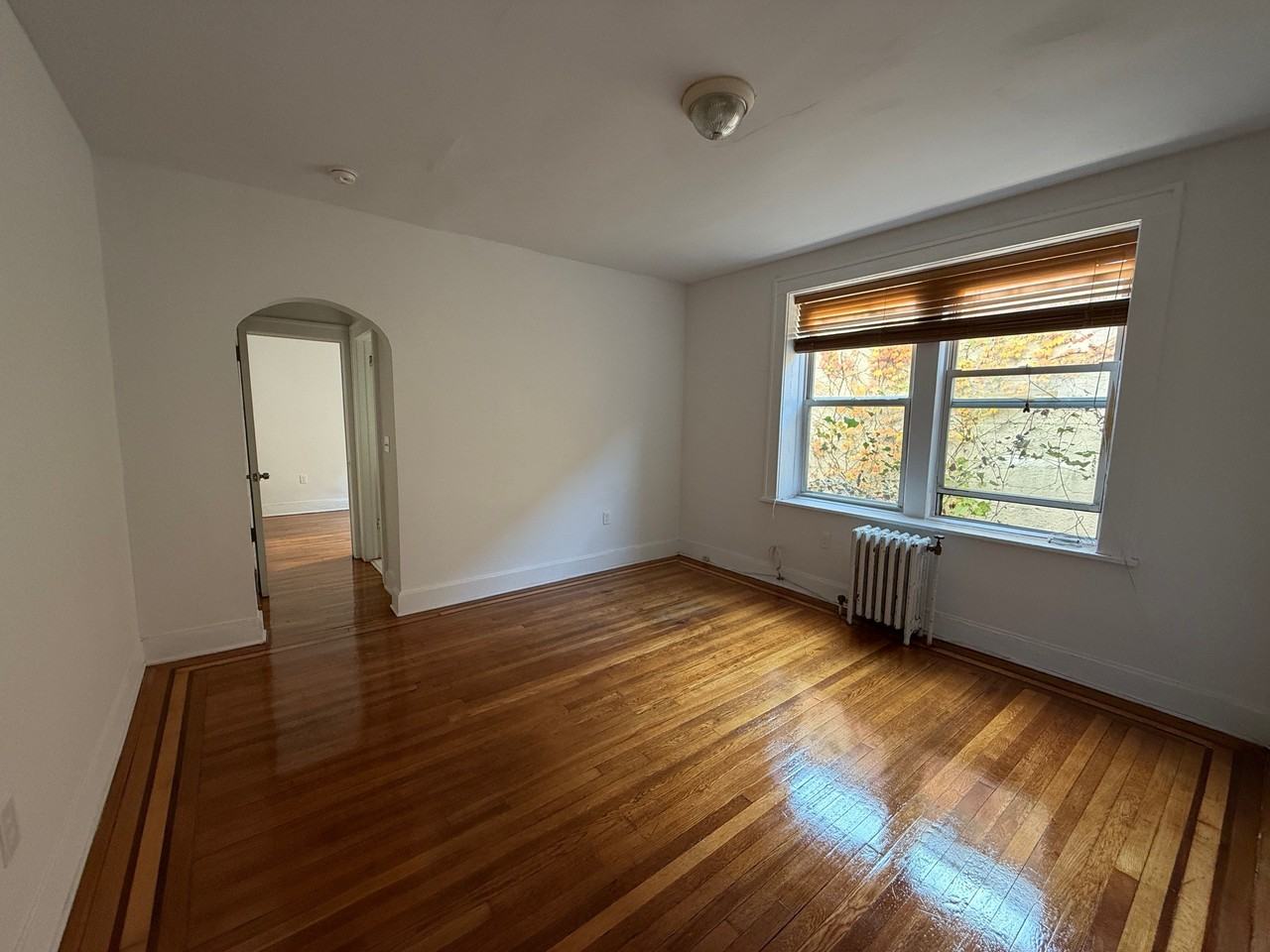 311 Queen - Photo 4 of 22