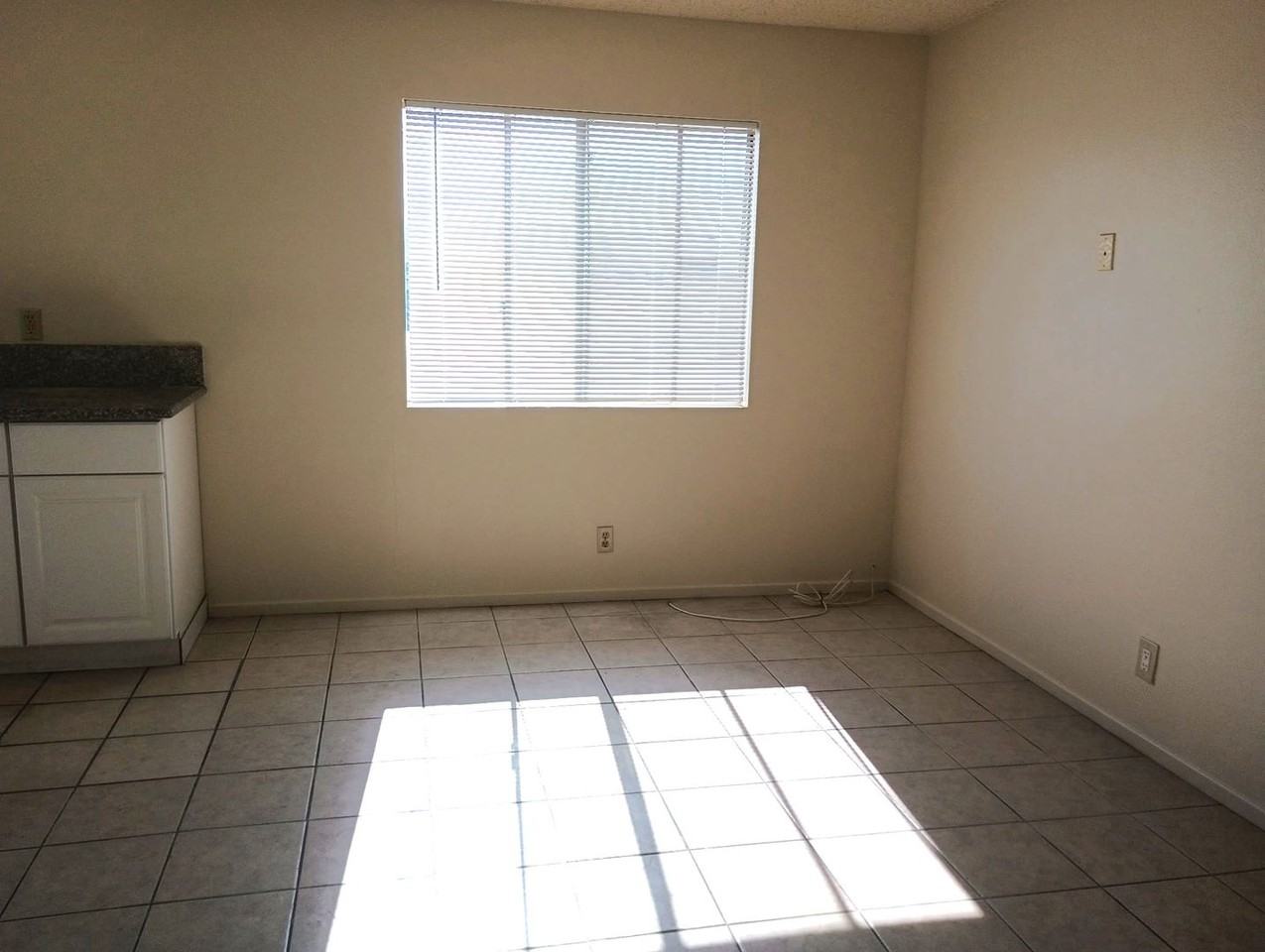 1415 West Stoneridge Court - Photo 7 of 12