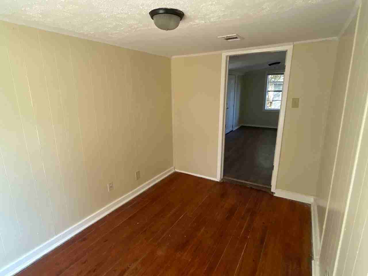 123 Wilson St - Photo 5 of 9