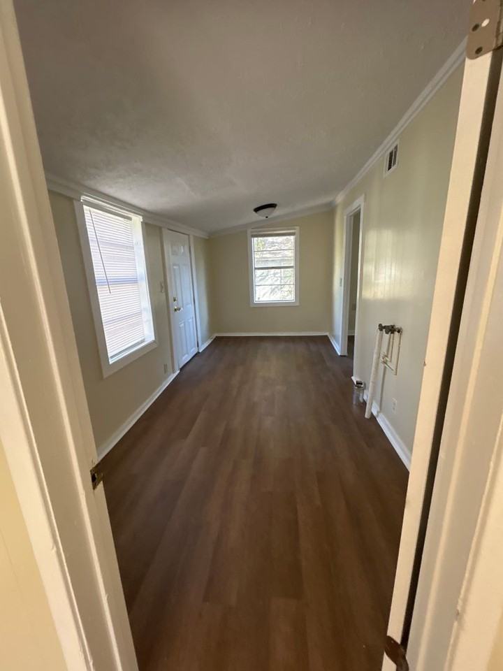 123 Wilson St - Photo 6 of 9