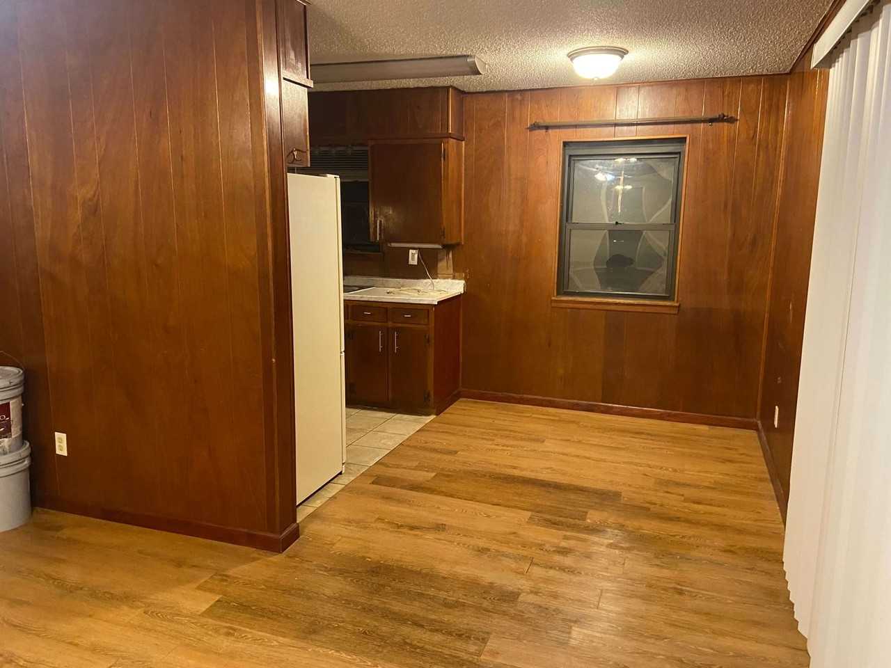 503 Creek St - Photo 5 of 16