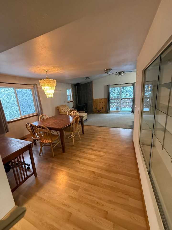 1502 Golden View Dr - Photo 3 of 20