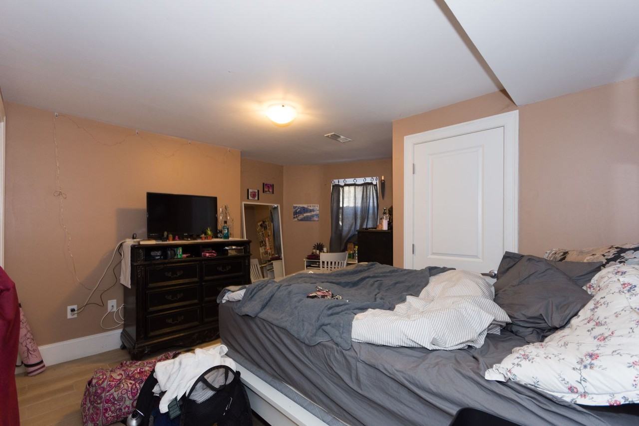 17 Saint Lukes Road - Photo 6 of 8