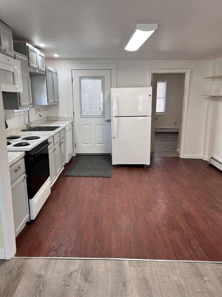 Parker St Duplex 136 - Photo 2 of 16