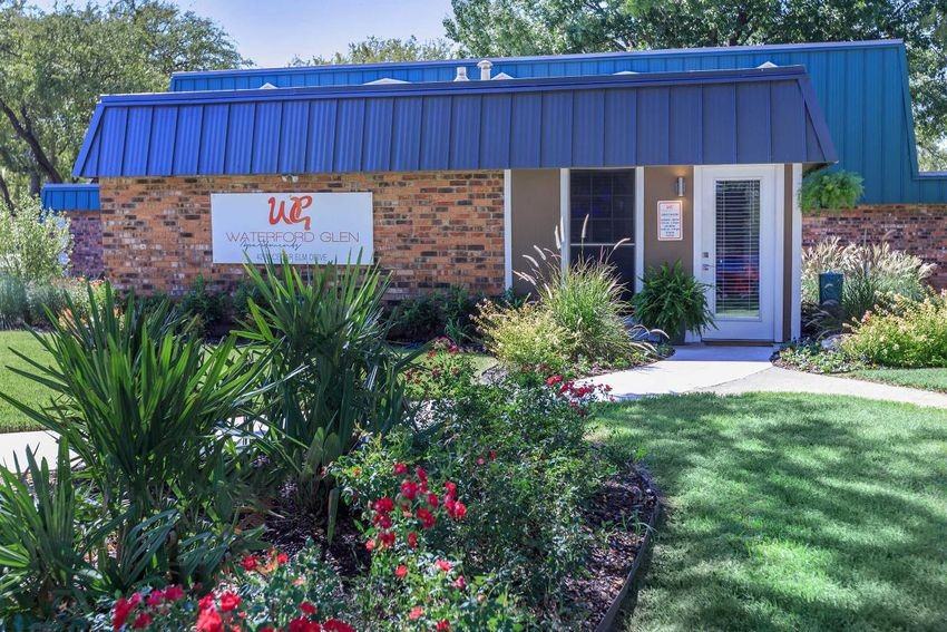 Waterford Glen - Photo 3 of 50