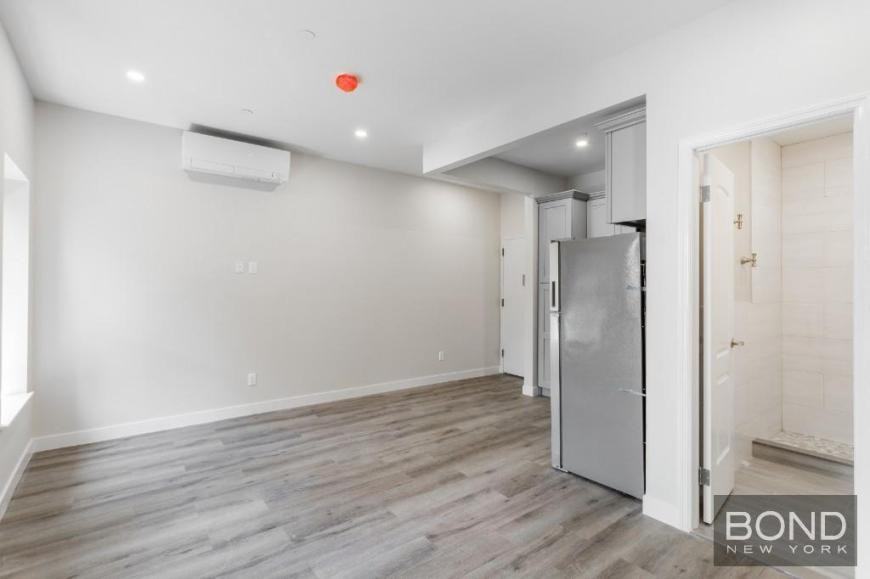 317 West 48th Street - Photo 4 of 5