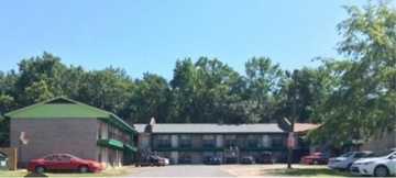 featured image of 2214 Catalpa Avenue