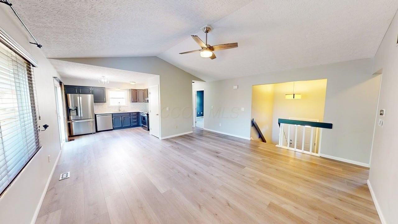 5709 Nike Dr - Photo 3 of 28