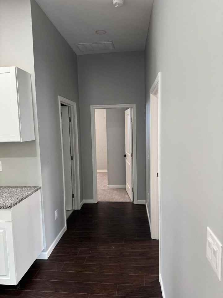 462 S Hampton Rd - Photo 2 of 7