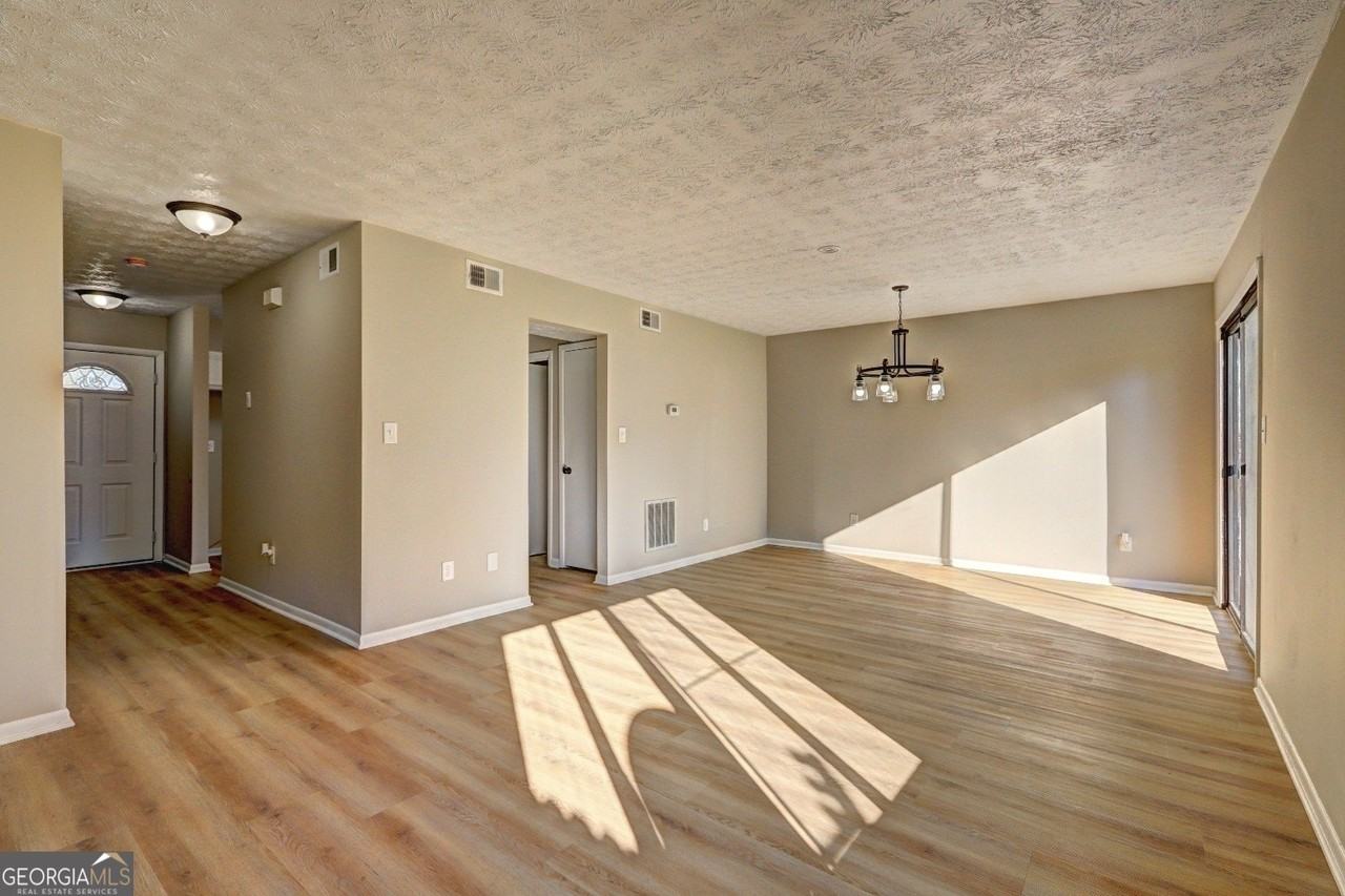 288 Country Club Drive - Photo 5 of 12